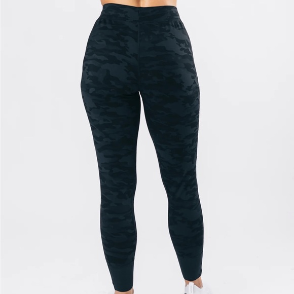 2/$25 🎄 Alphalete Premium V2 joggers - Picture 2 of 5